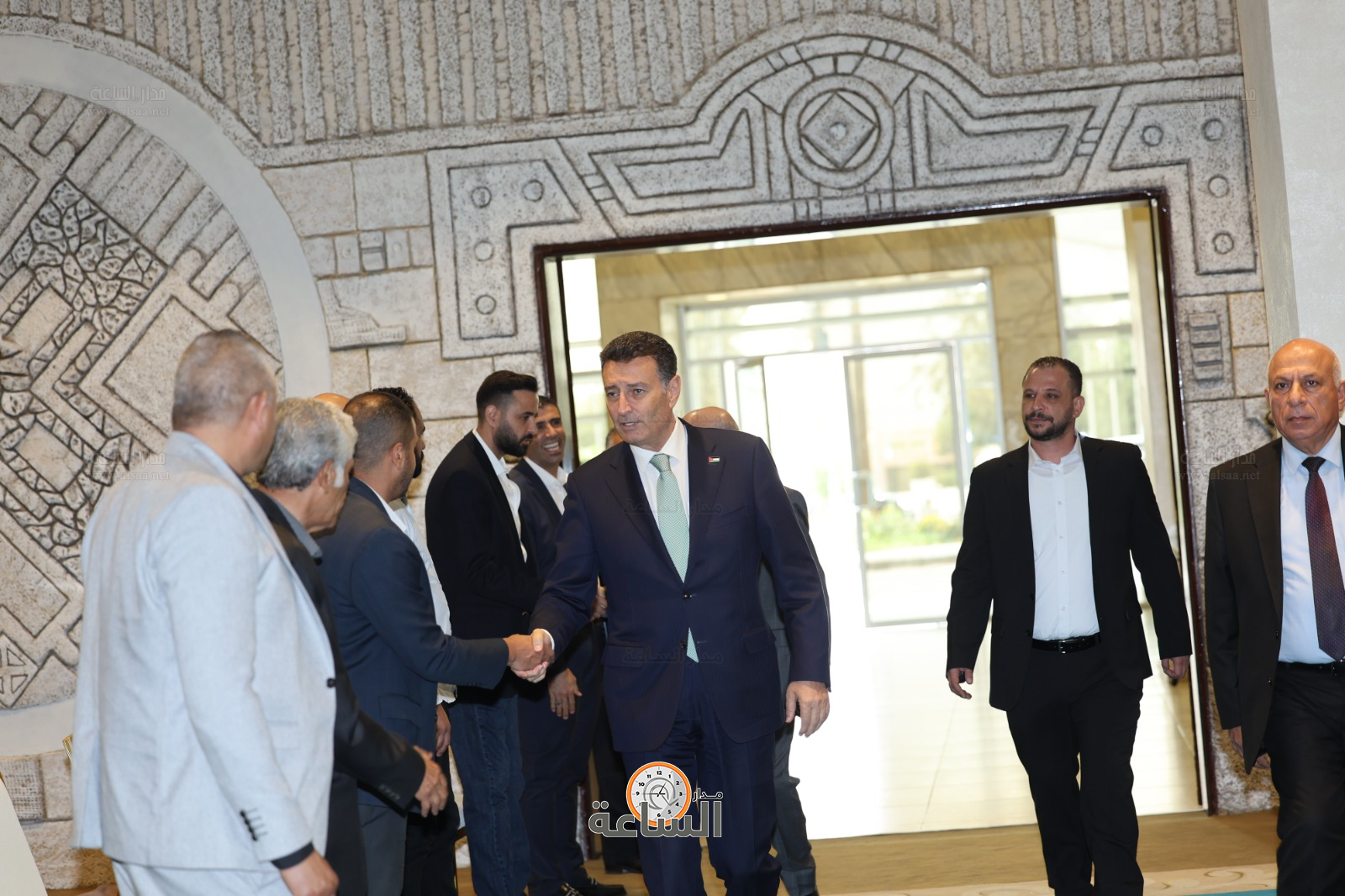 Madar Al-Saa Images 0.9409656529867758