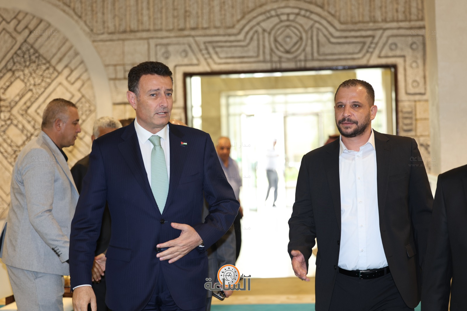 Madar Al-Saa Images 0.24300892307987754