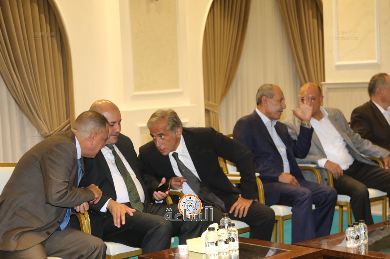 Madar Al-Saa Images 0.7413096390867715