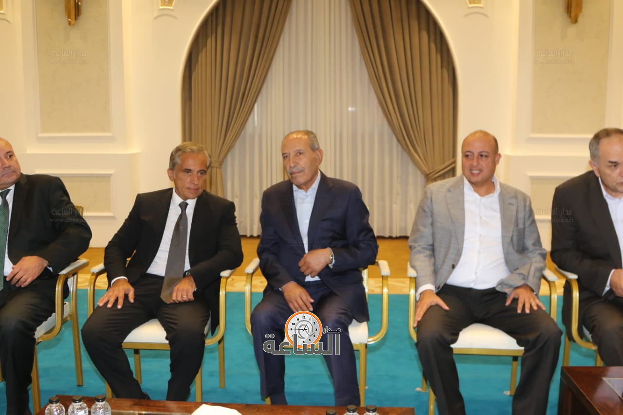 Madar Al-Saa Images 0.7500294042743155