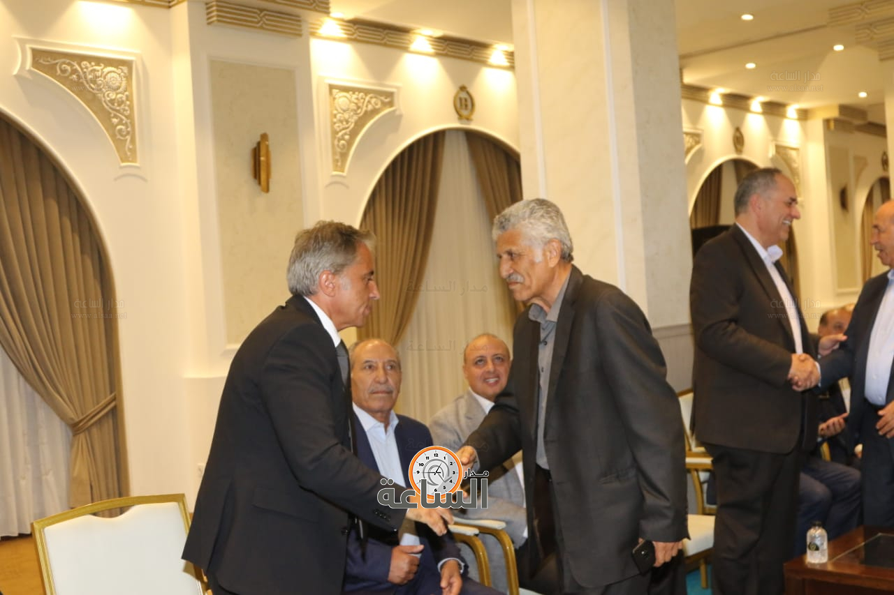 Madar Al-Saa Images 0.3744414331778726