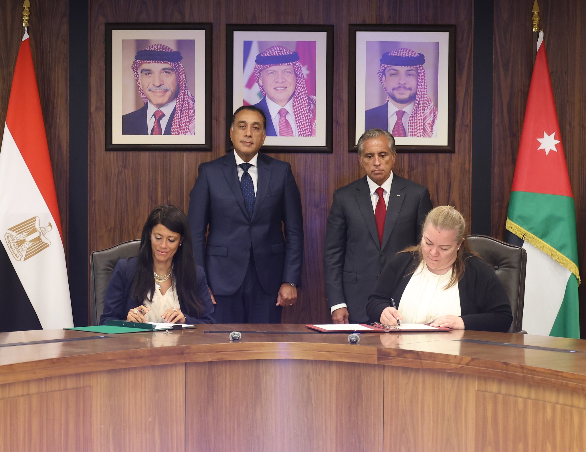 Madar Al-Saa Images 0.21117889826842906