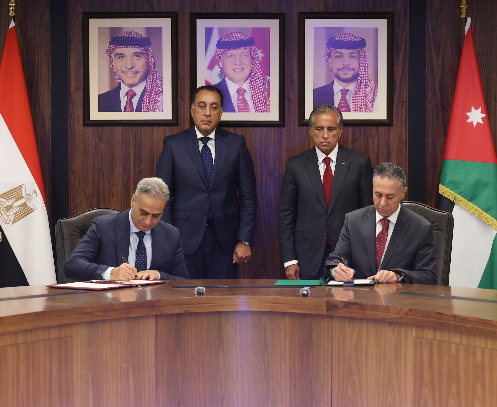 Madar Al-Saa Images 0.19098098805114638