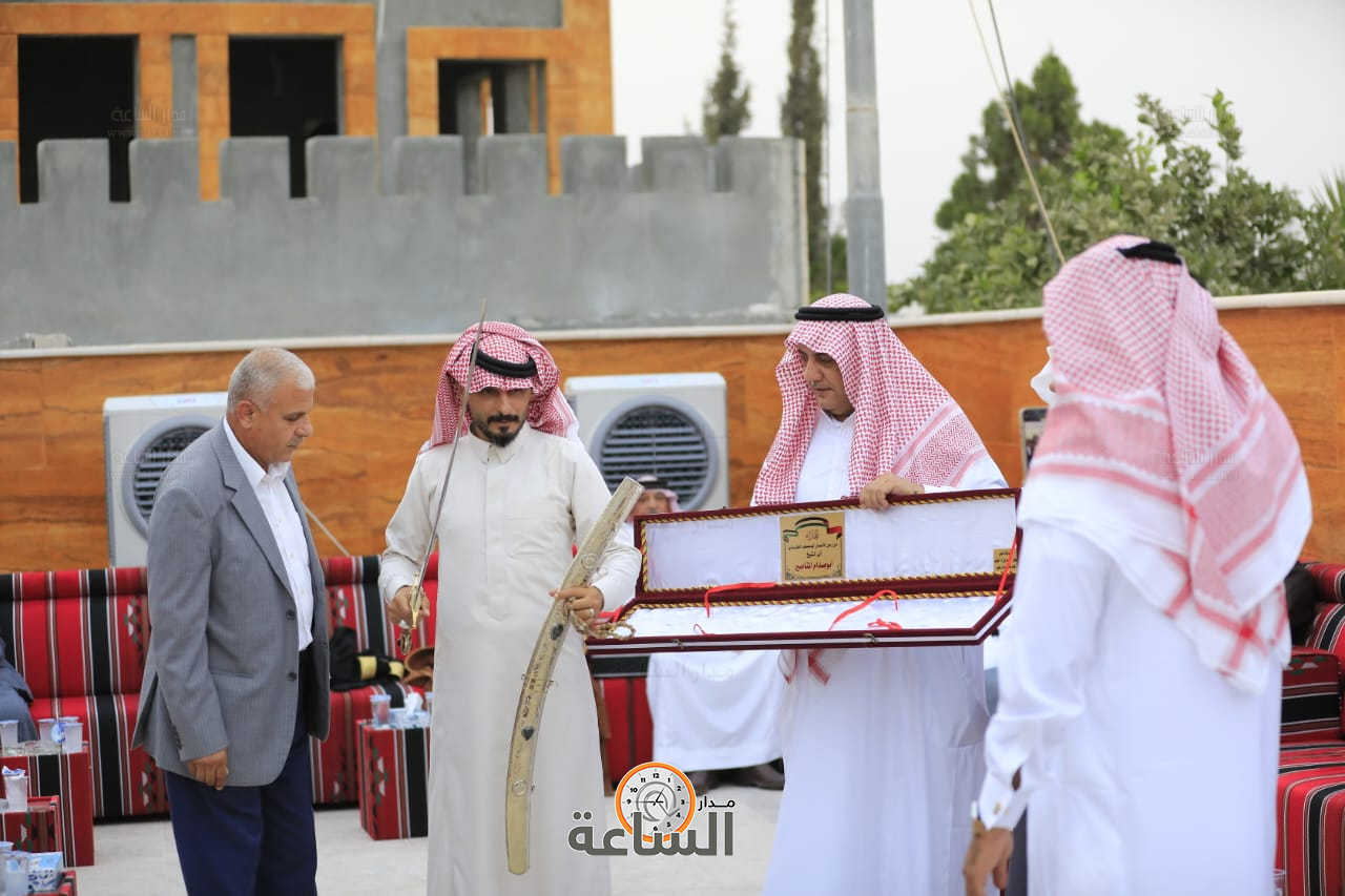 Madar Al-Saa Images 0.11458874648334716