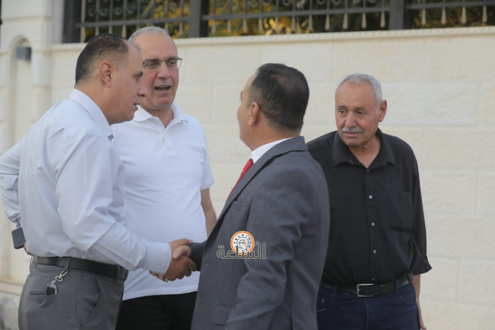 Madar Al-Saa Images 0.6616593314316879