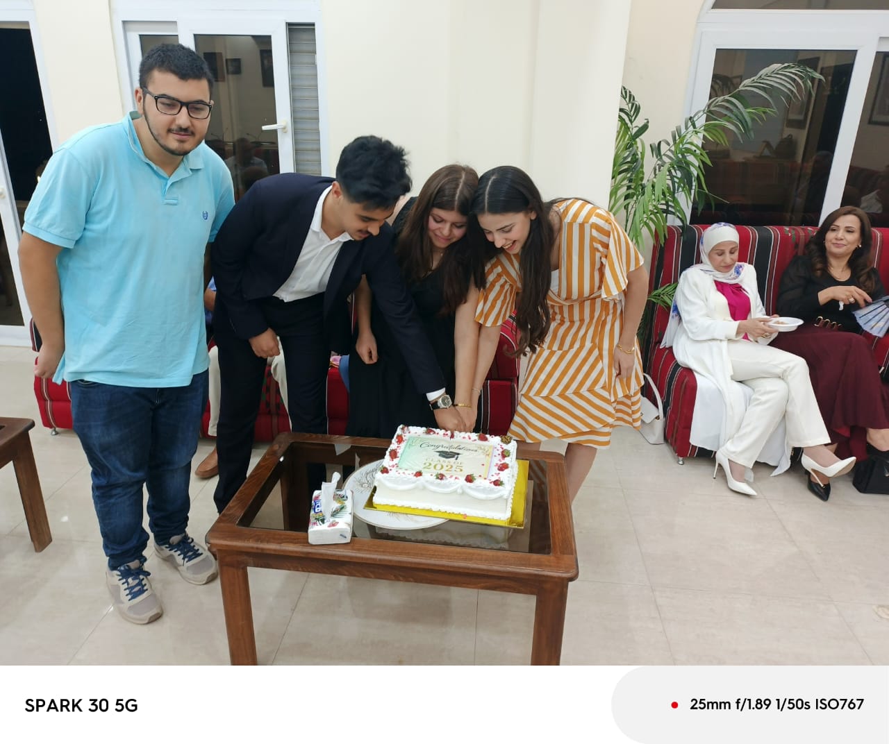 Madar Al-Saa Images 0.6840854031517488