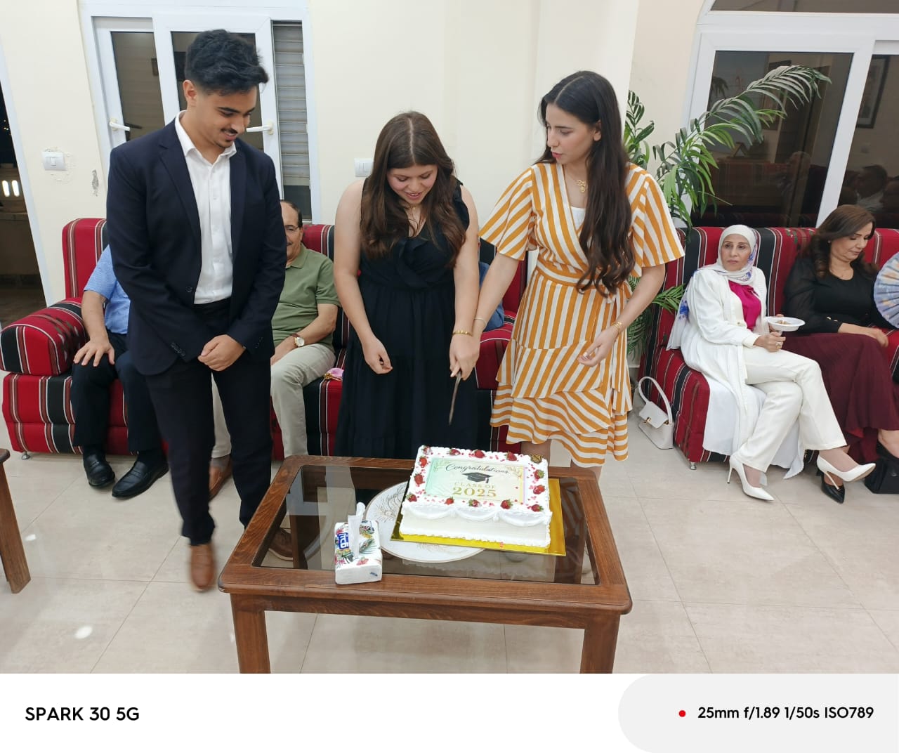 Madar Al-Saa Images 0.9871036577884786