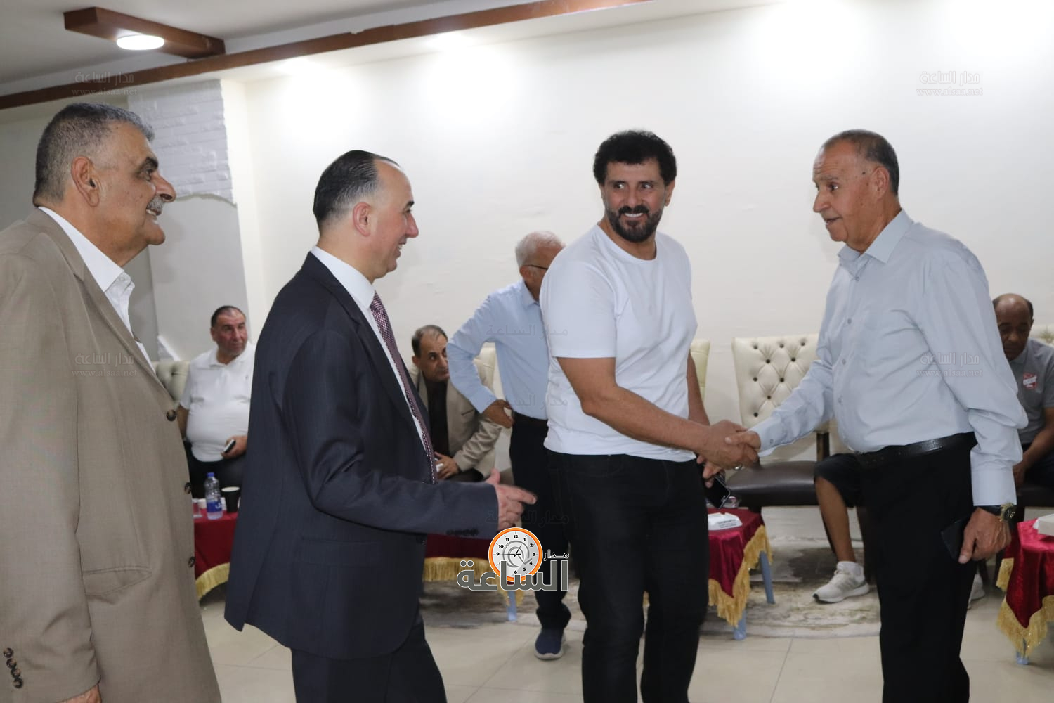 Madar Al-Saa Images 0.05270321602040573