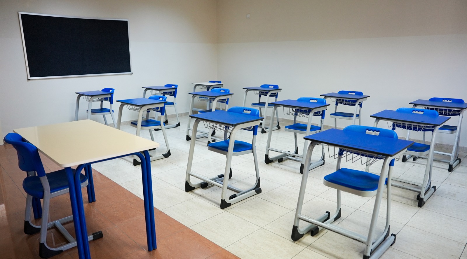 Madar Al-Saa Images 0.27129608170768005