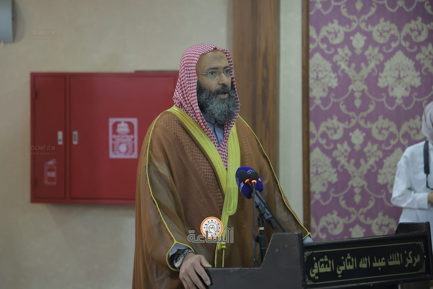 Madar Al-Saa Images 0.4110464051928642