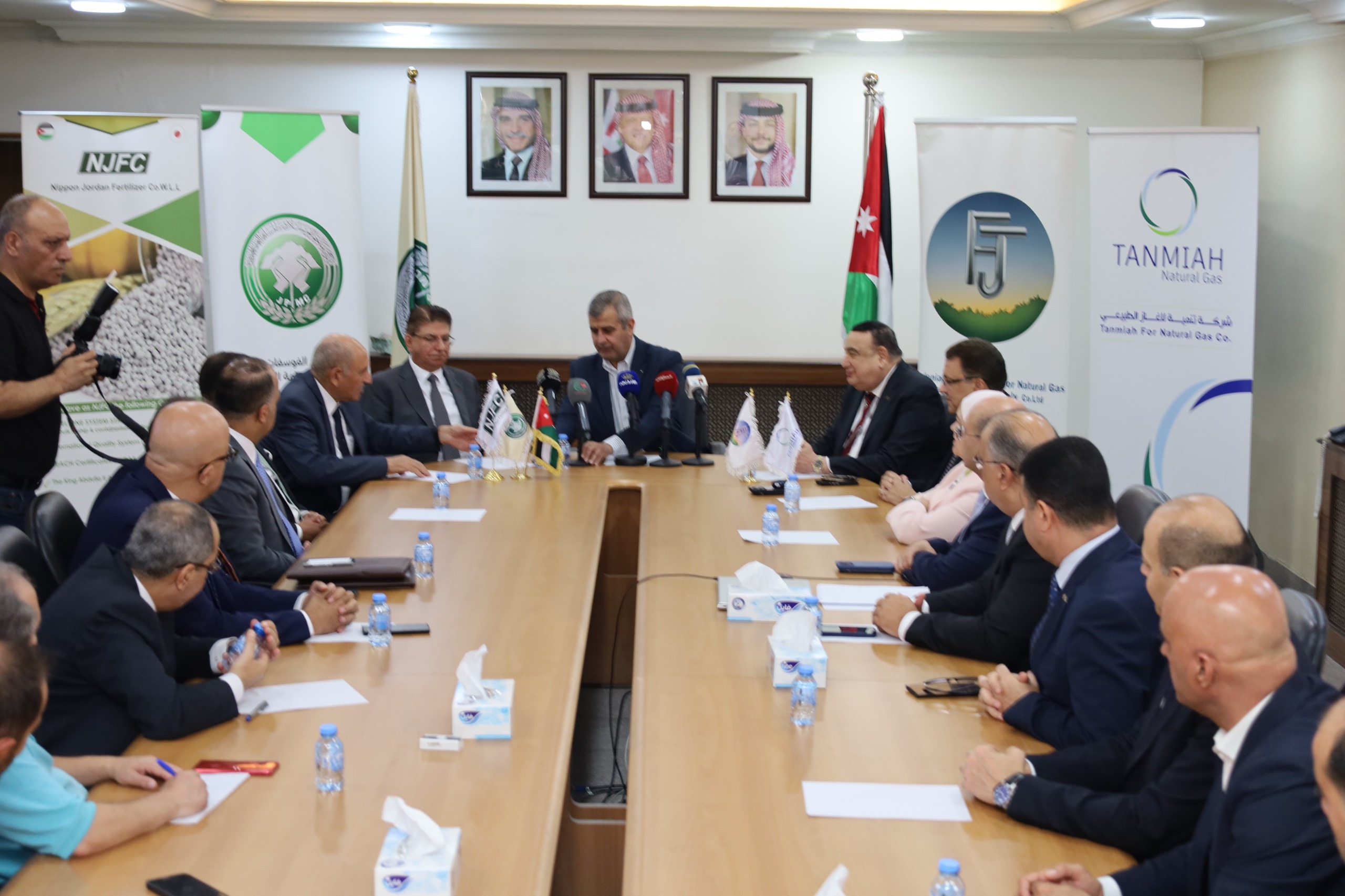 Madar Al-Saa Images 0.9089569929964695