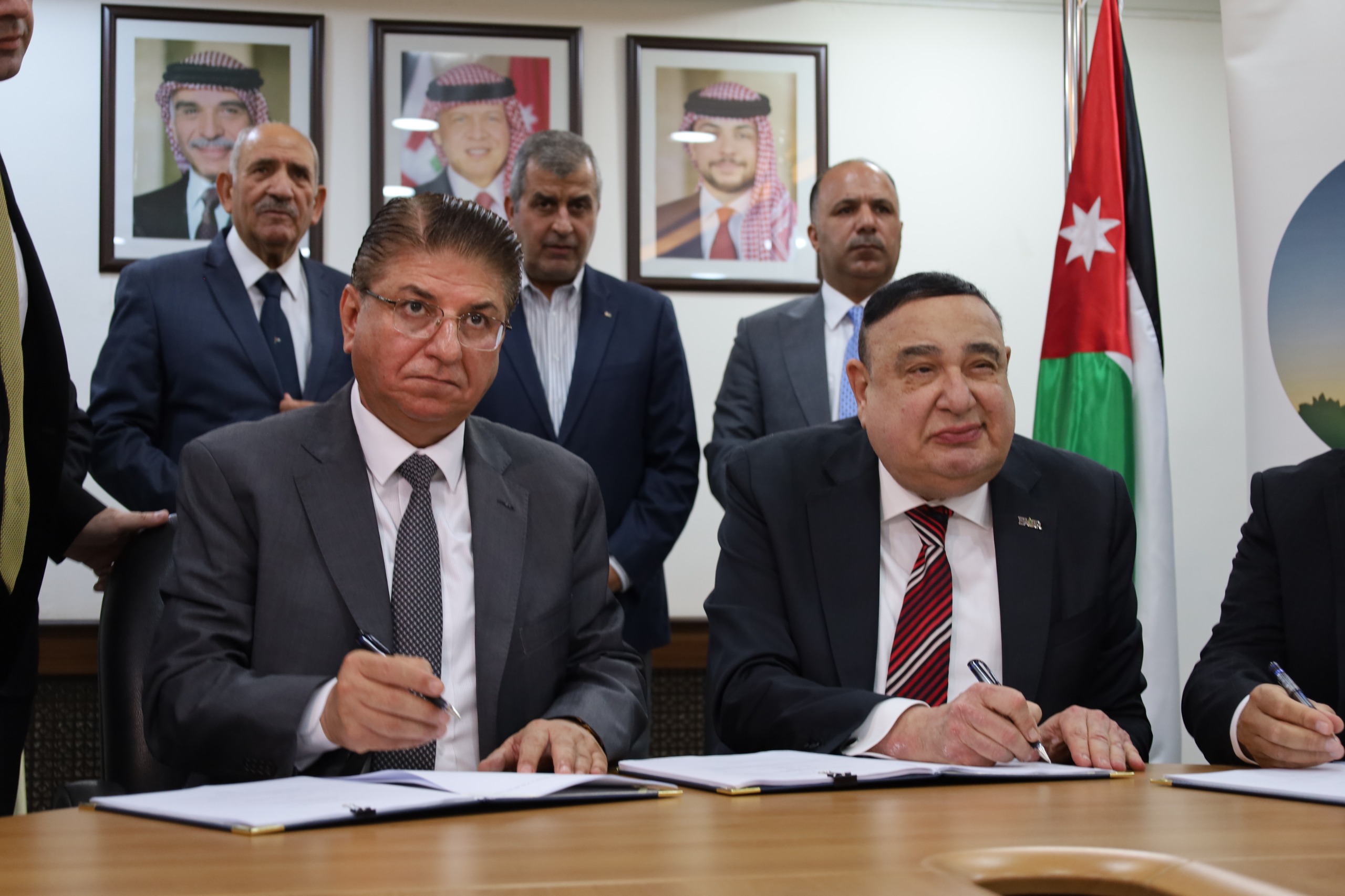 Madar Al-Saa Images 0.6521837987249046