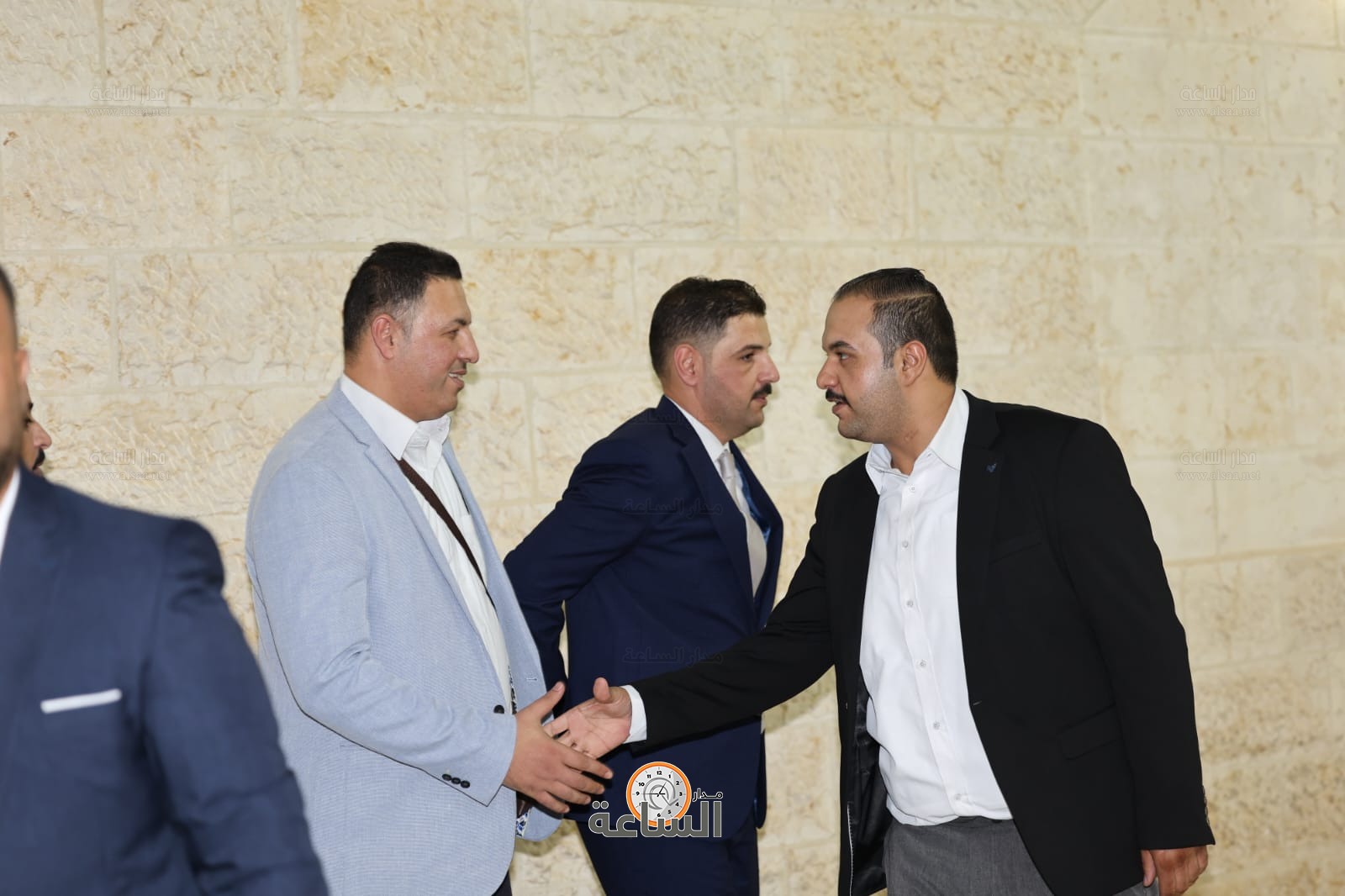 Madar Al-Saa Images 0.3555162982742297