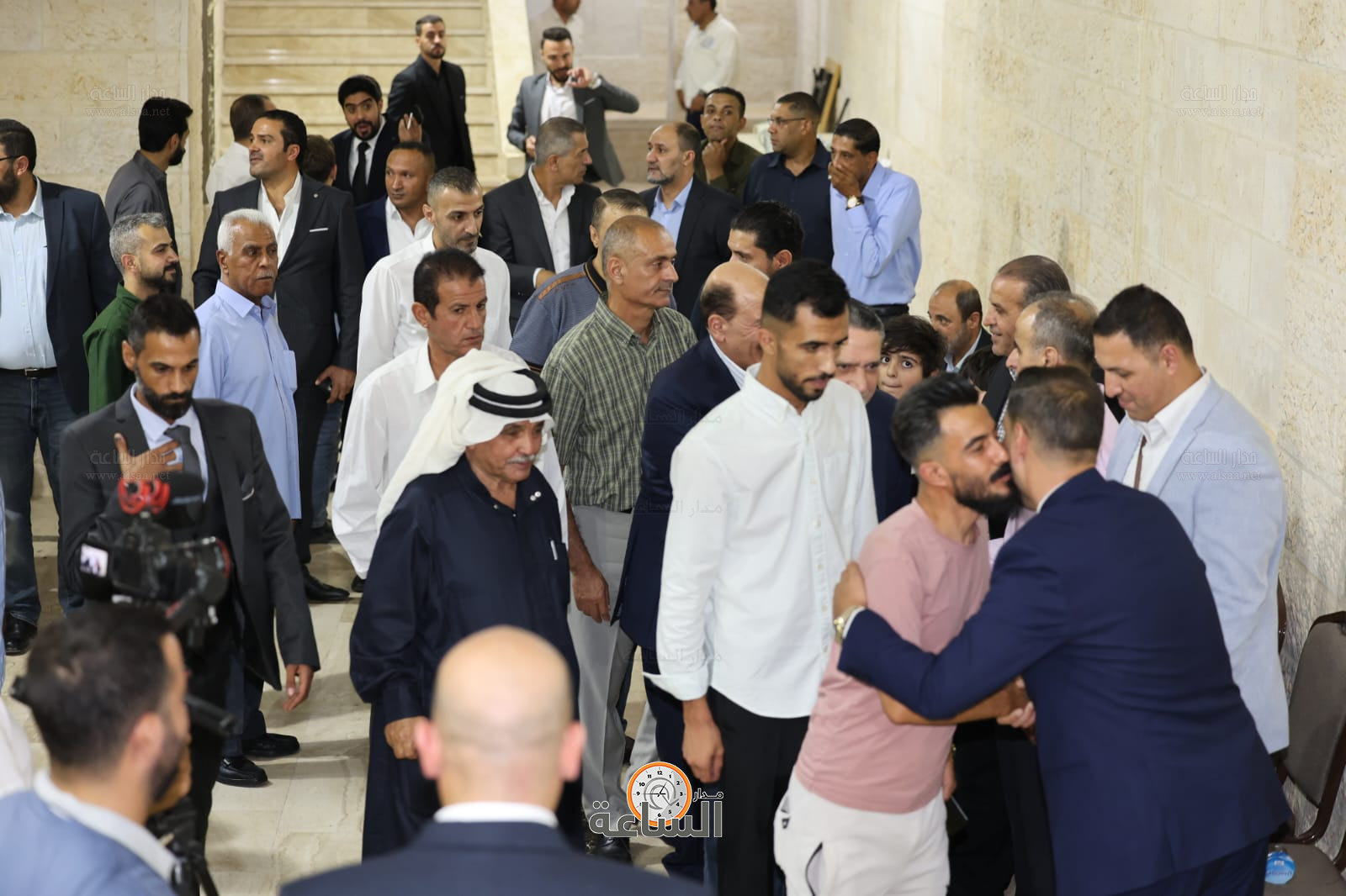 Madar Al-Saa Images 0.4904898772036166