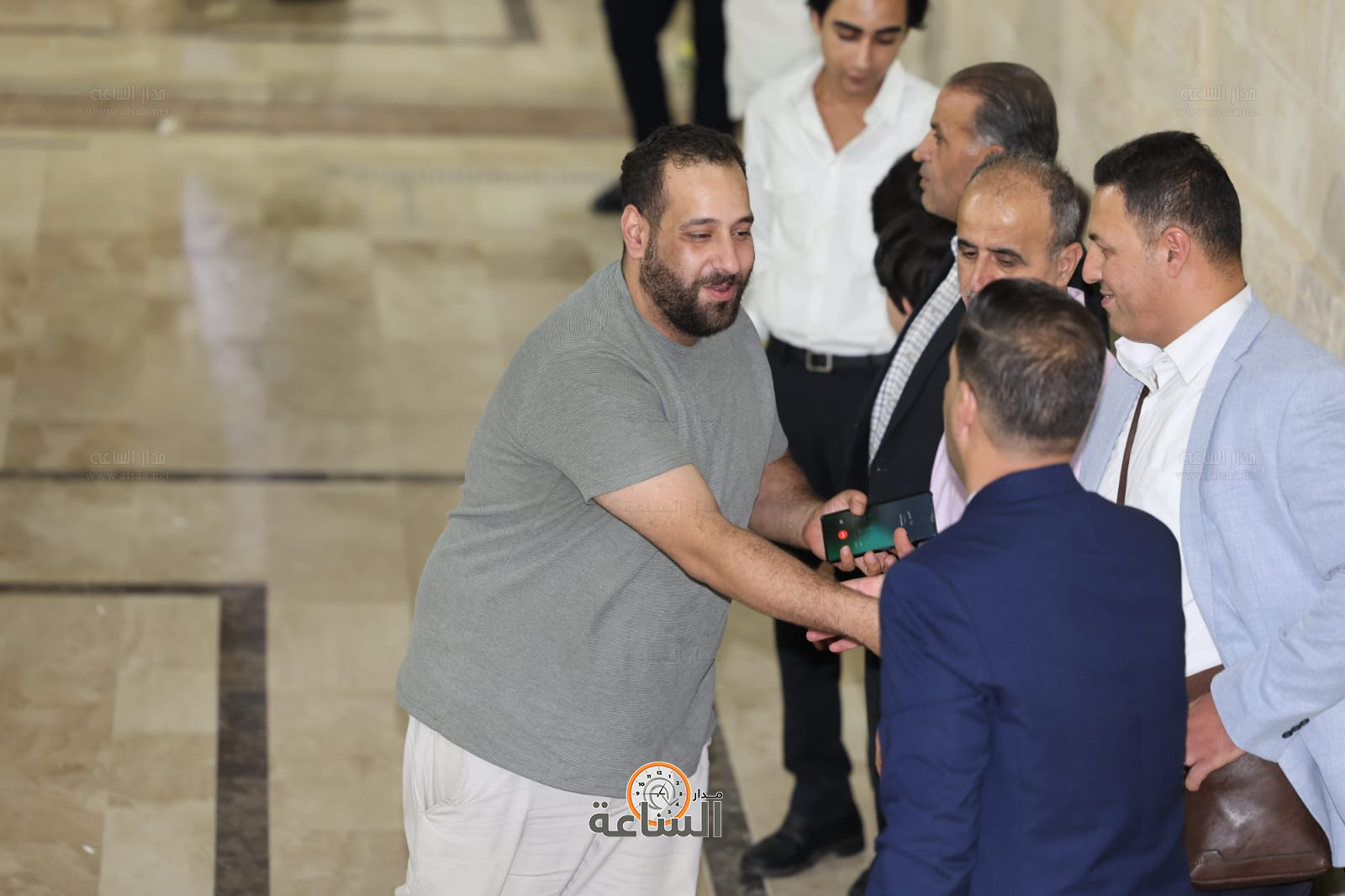 Madar Al-Saa Images 0.9958001702268855