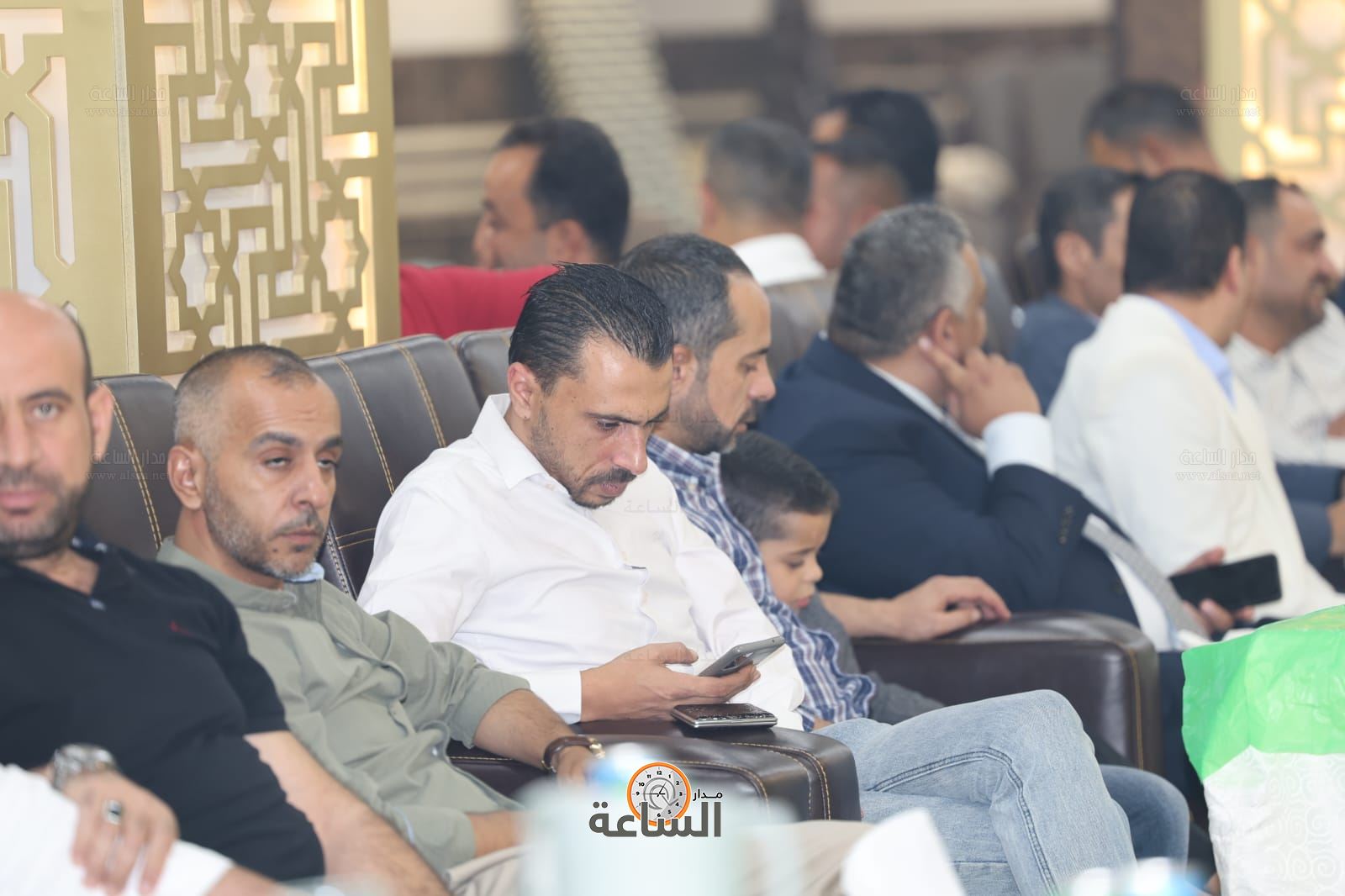 Madar Al-Saa Images 0.10083608665068977