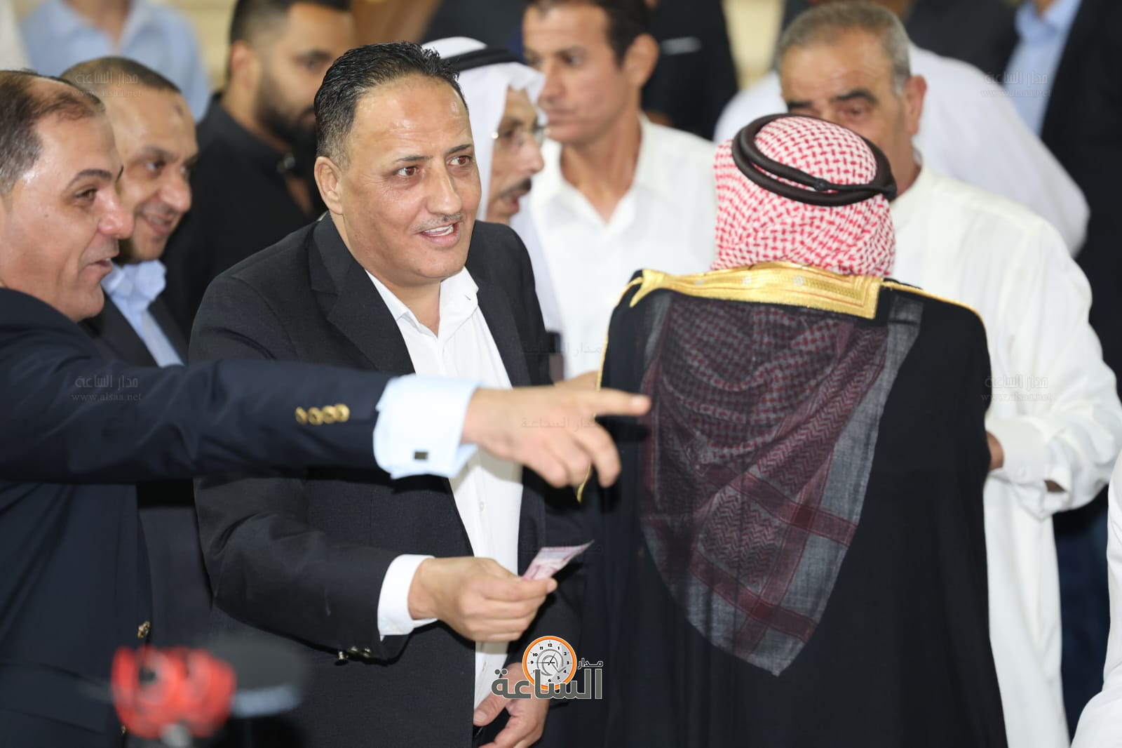 Madar Al-Saa Images 0.1644681020962363