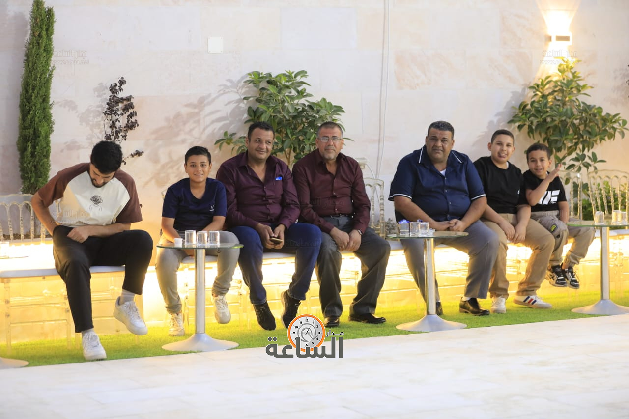 Madar Al-Saa Images 0.8140630344556236