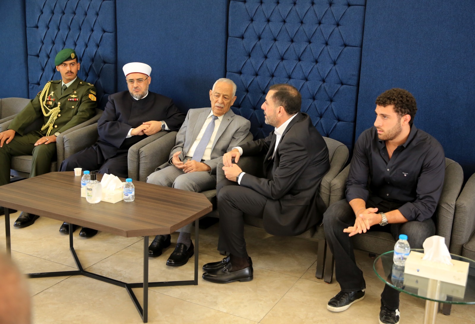 Madar Al-Saa Images 0.019626605867979374