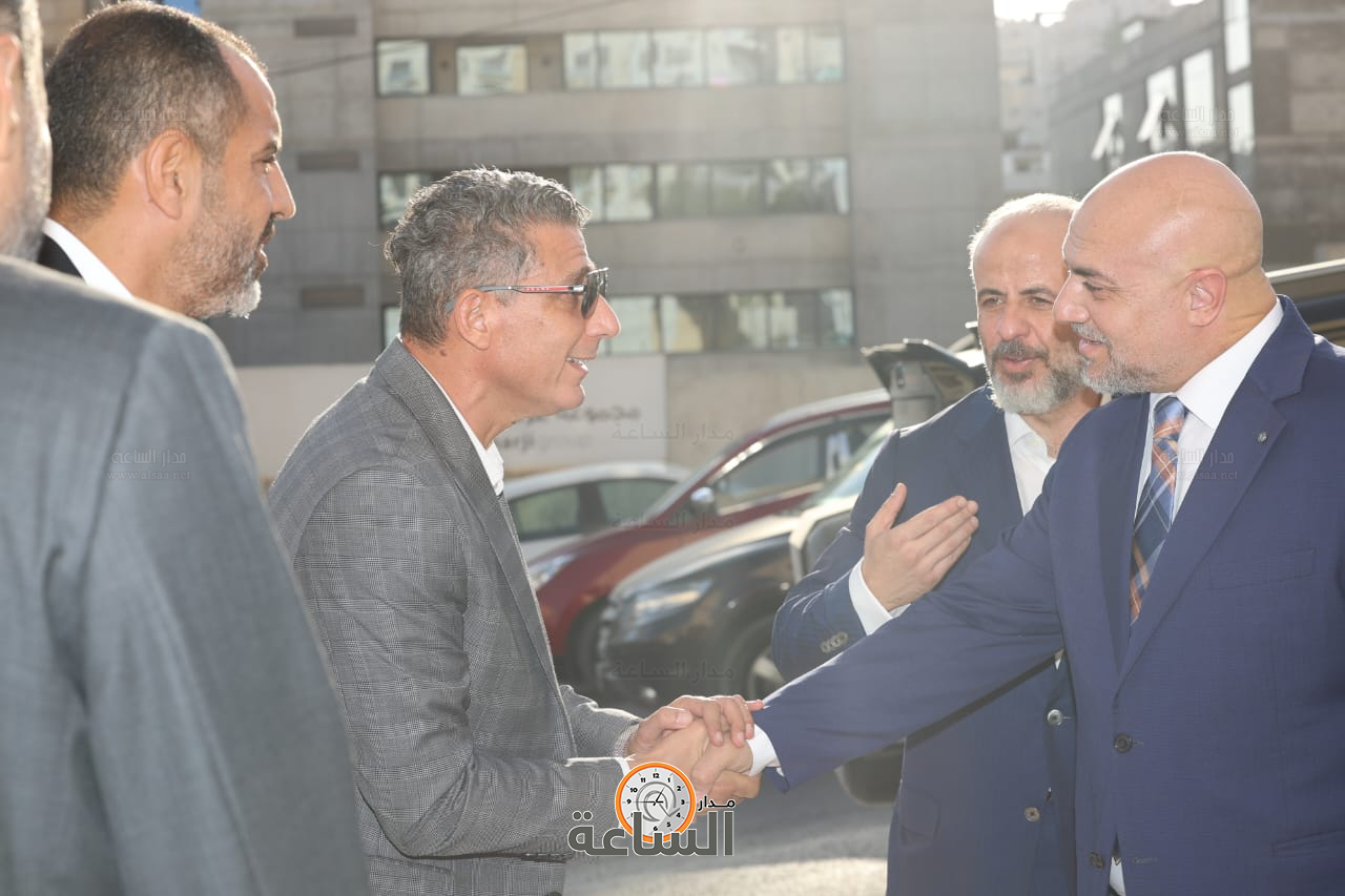 Madar Al-Saa Images 0.2959003263458899