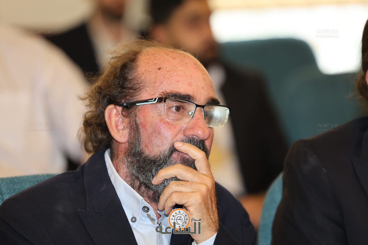 Madar Al-Saa Images 0.35434628124520917