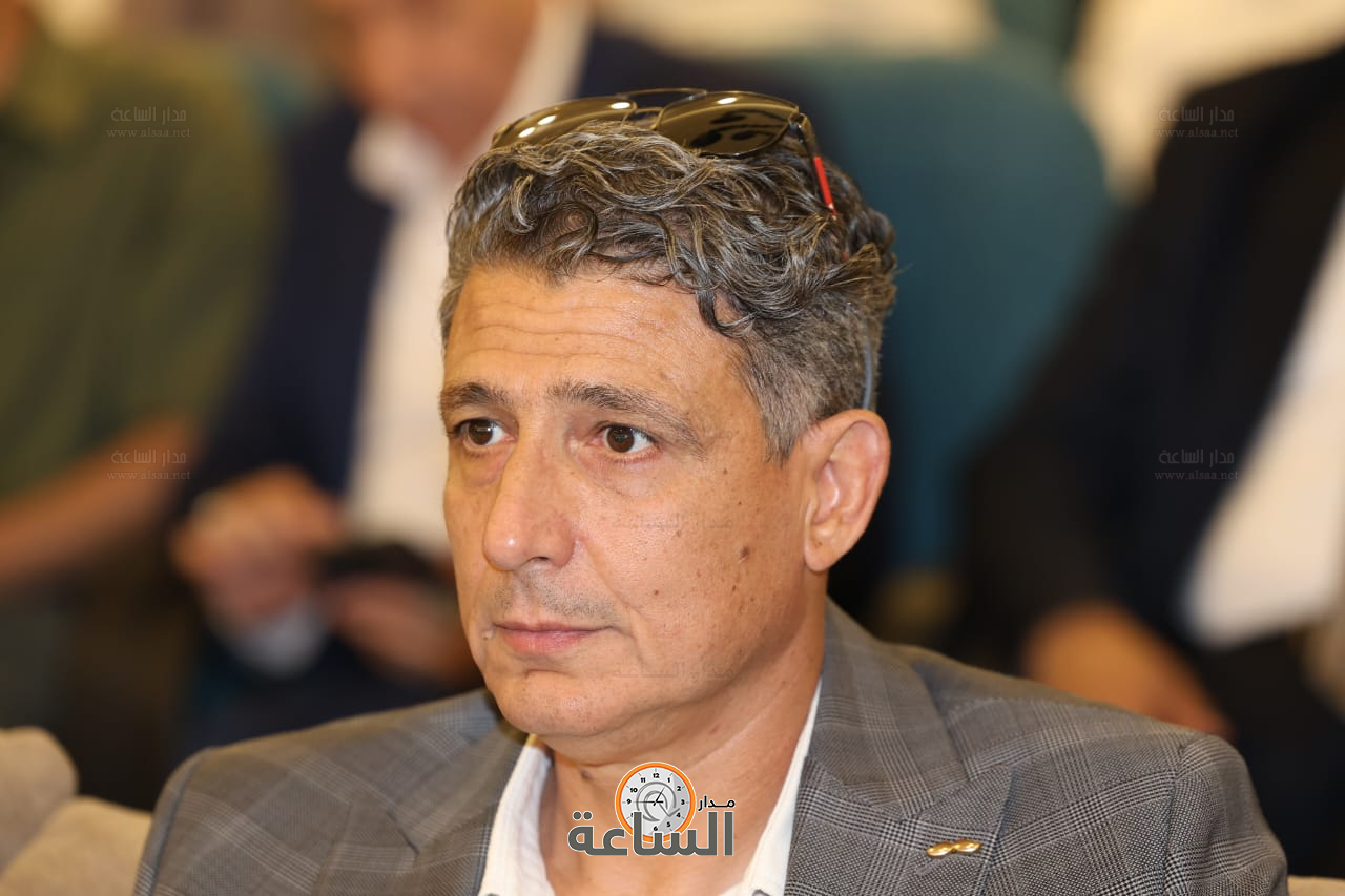 Madar Al-Saa Images 0.48076242314254136