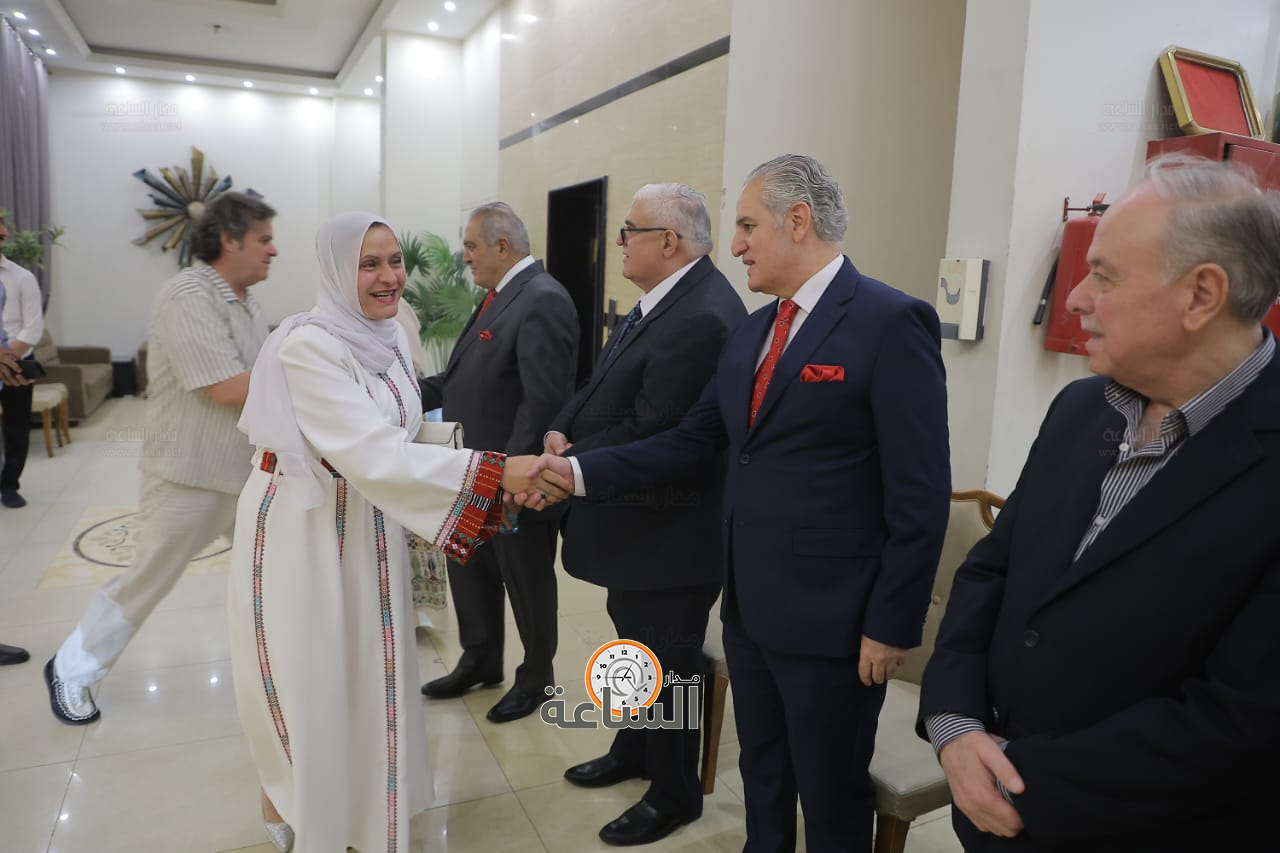 Madar Al-Saa Images 0.7448820075190374