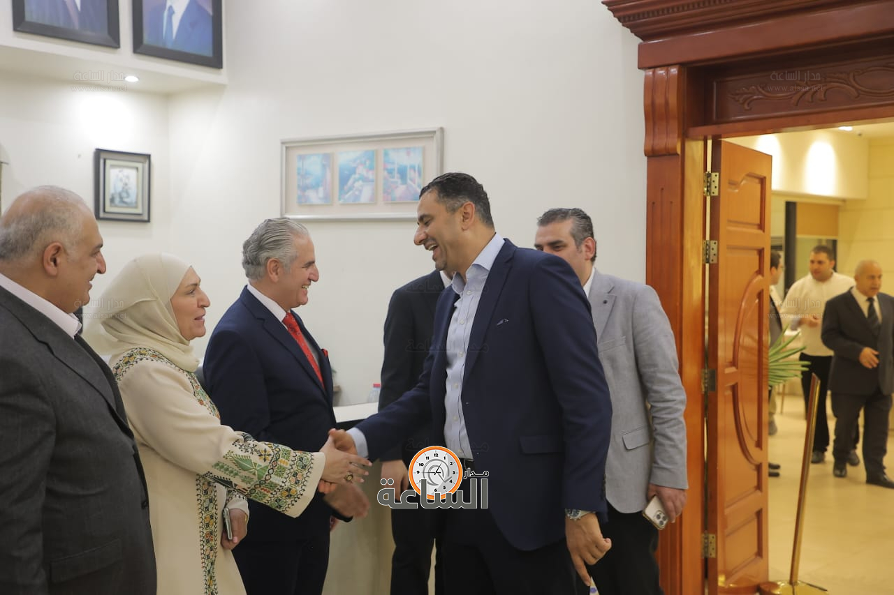 Madar Al-Saa Images 0.7465748365605823