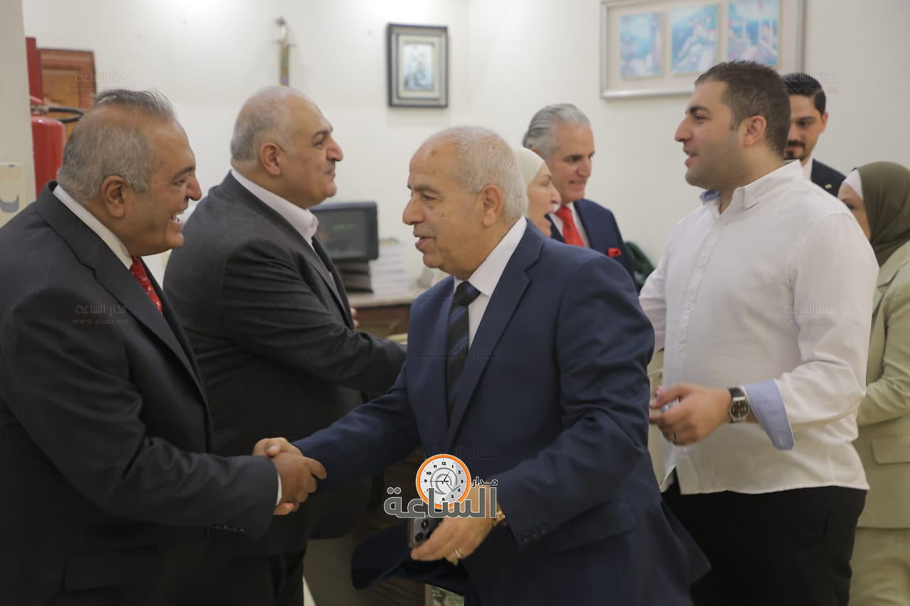 Madar Al-Saa Images 0.4094486023367018