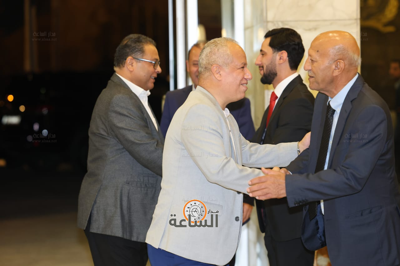 Madar Al-Saa Images 0.13023364604853427