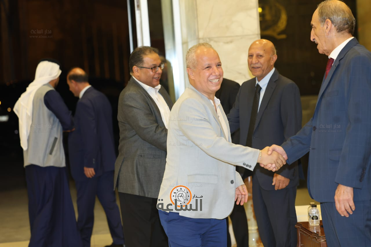 Madar Al-Saa Images 0.0019483560440318737