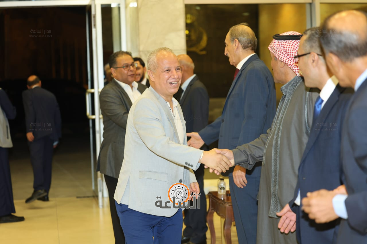 Madar Al-Saa Images 0.12124678533714817