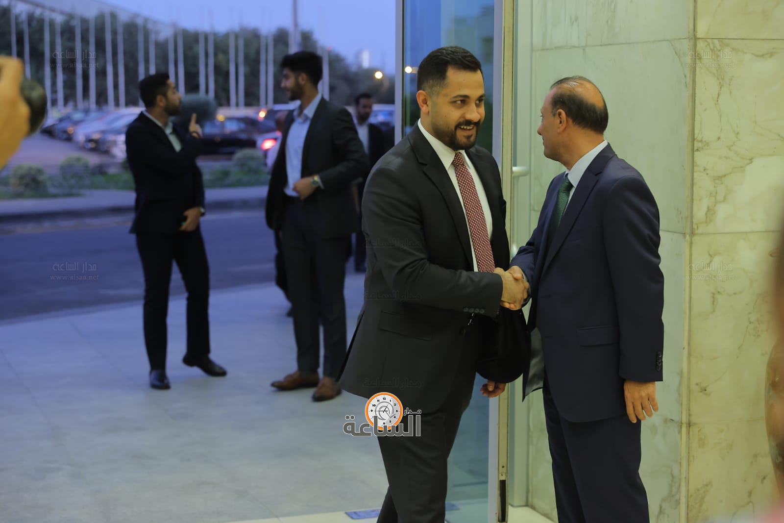 Madar Al-Saa Images 0.5872434641453927