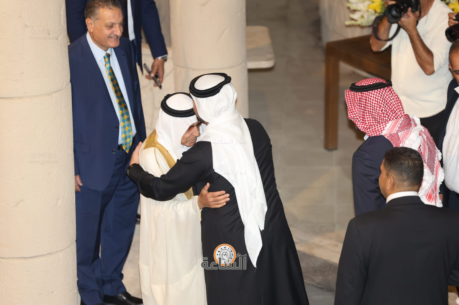 Madar Al-Saa Images 0.5772400237688006