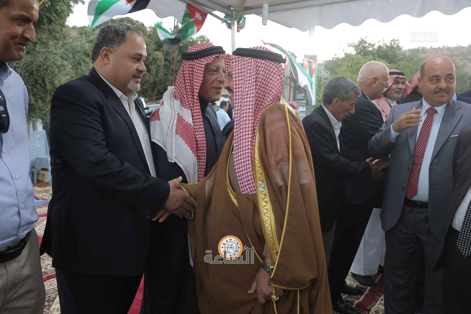 Madar Al-Saa Images 0.41889130546965614