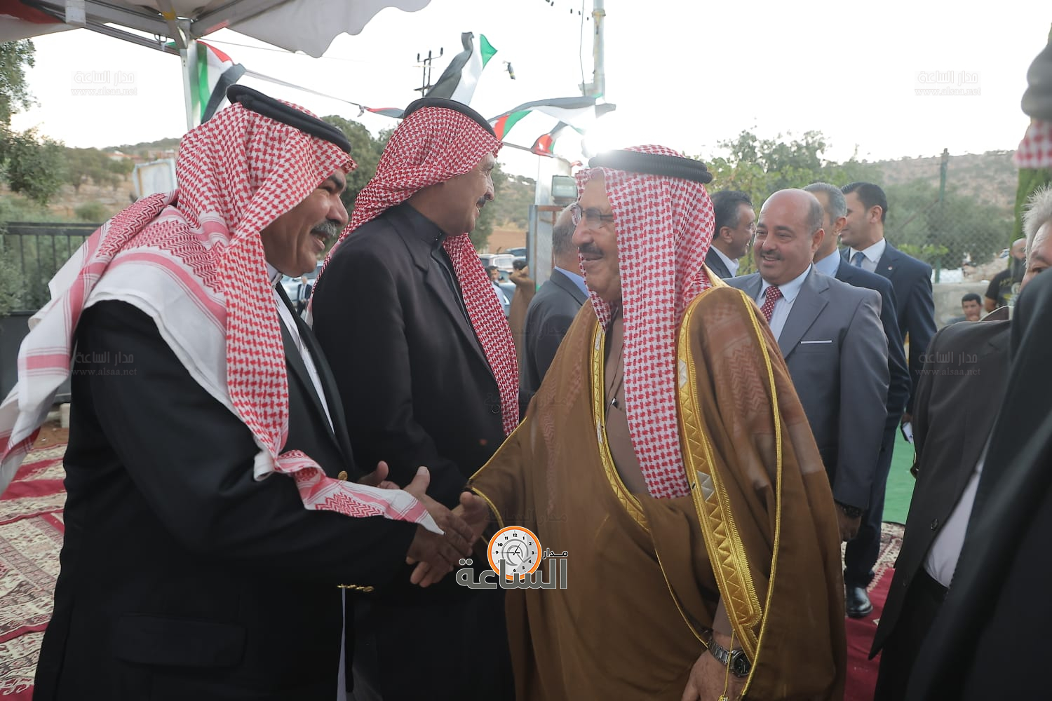 Madar Al-Saa Images 0.2549506321784841