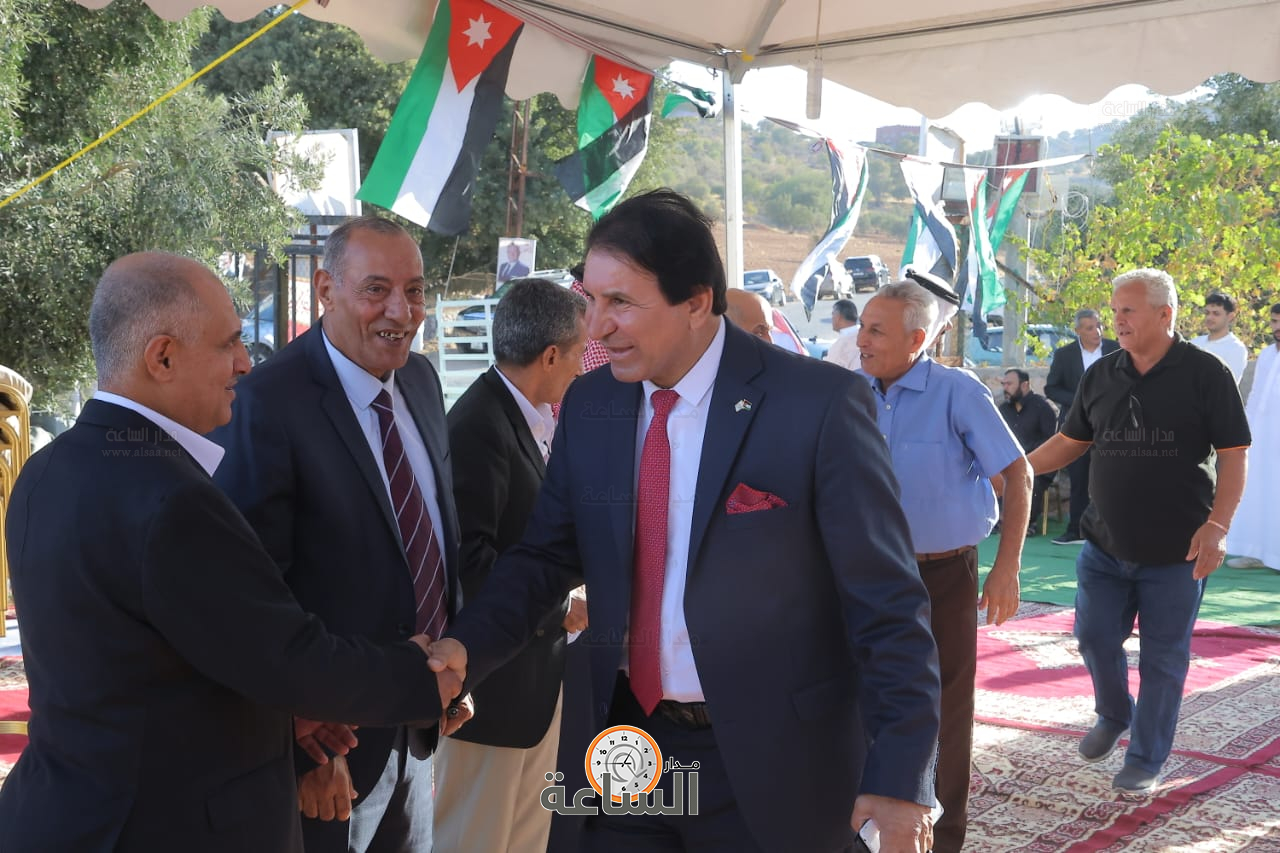 Madar Al-Saa Images 0.4438735001613521