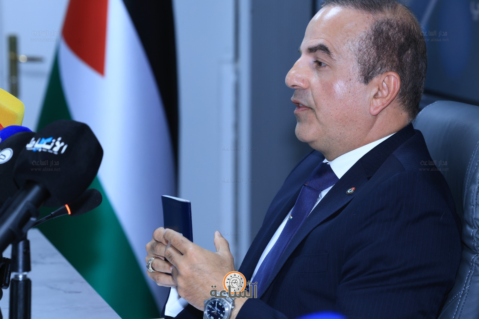 Madar Al-Saa Images 0.8690489586525013