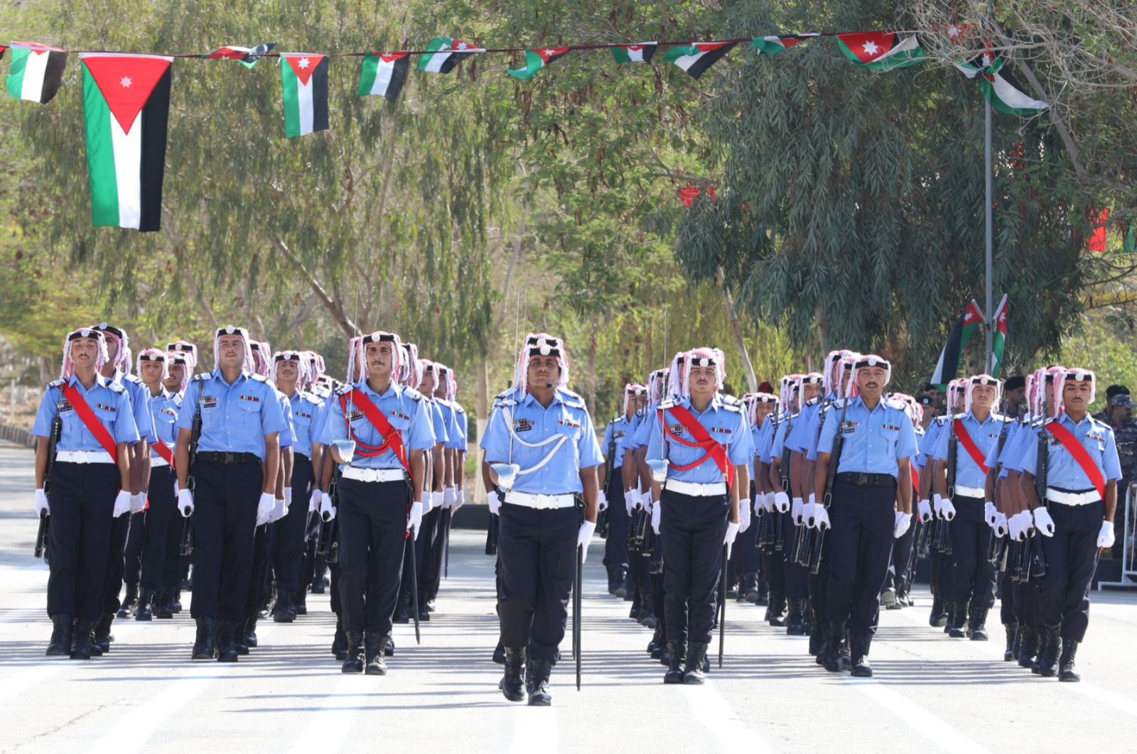 Madar Al-Saa Images 0.18998075848303686