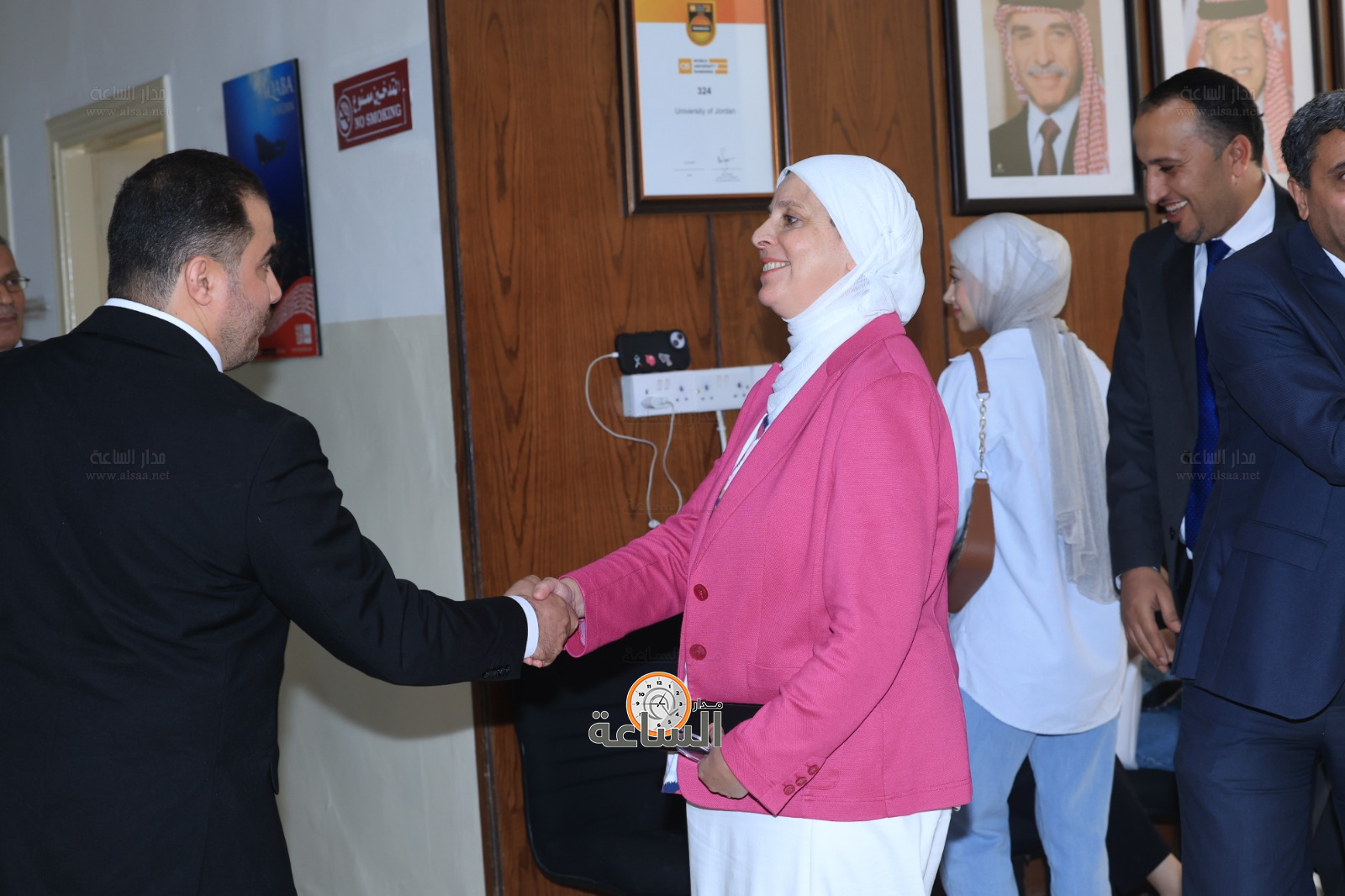 Madar Al-Saa Images 0.9144555022008694