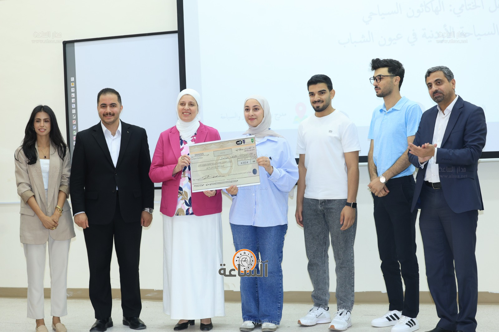 Madar Al-Saa Images 0.1927295724750412