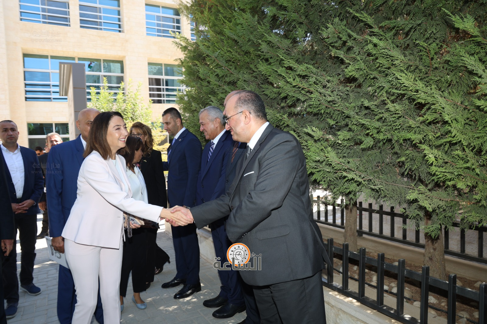 Madar Al-Saa Images 0.9080525352615707