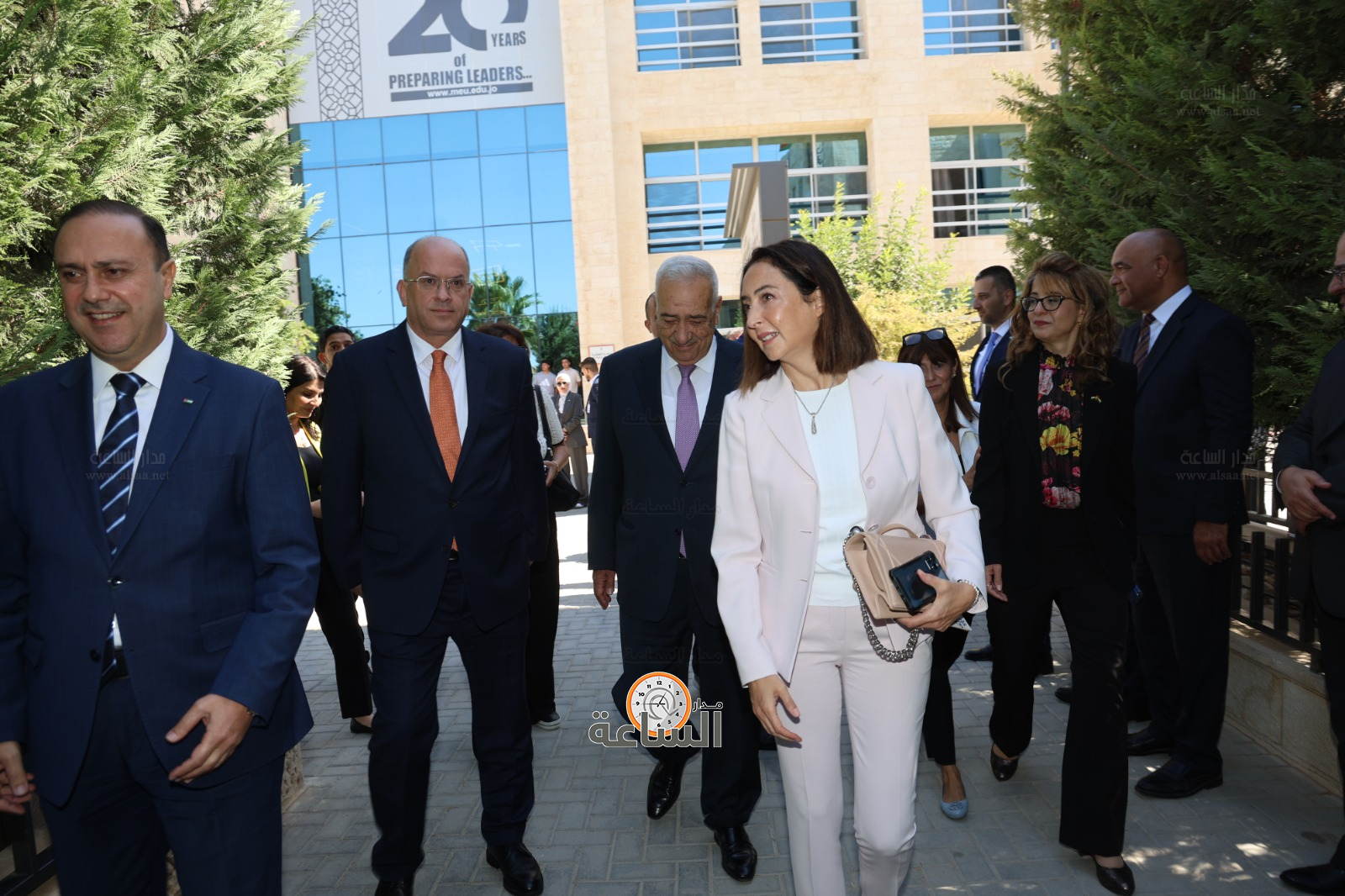 Madar Al-Saa Images 0.3628837132715632