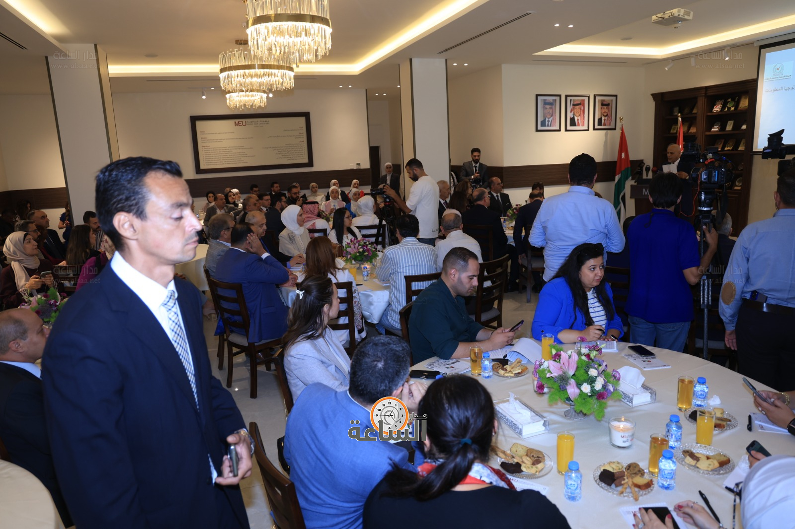 Madar Al-Saa Images 0.7583054638892087