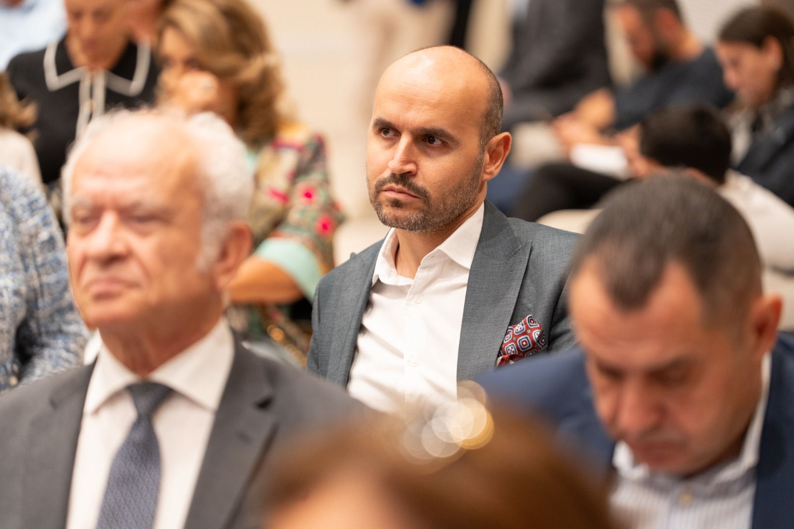 Madar Al-Saa Images 0.6677897906365047