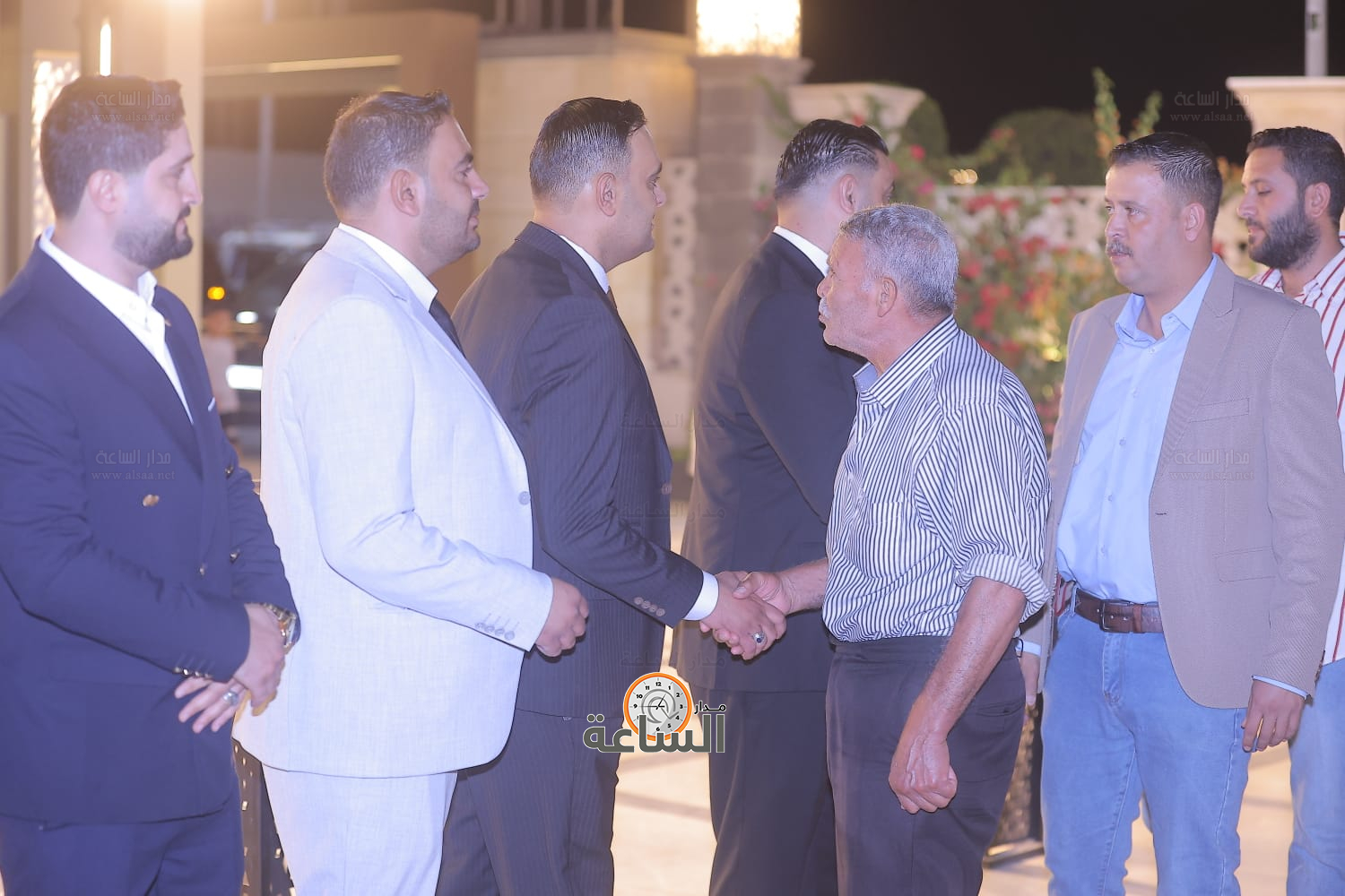 Madar Al-Saa Images 0.9851133553064312