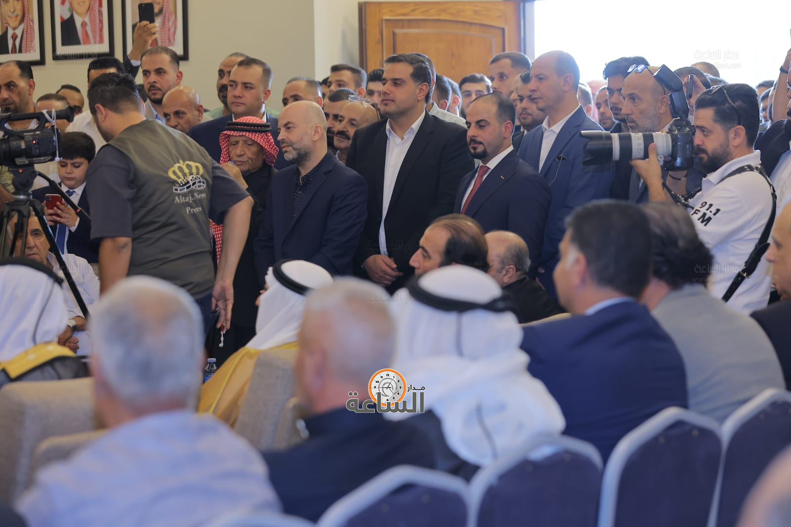 Madar Al-Saa Images 0.3783880787295423