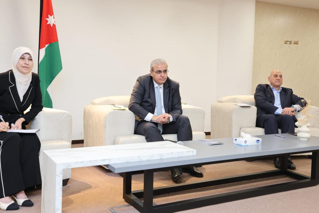 Madar Al-Saa Images 0.35527213240062394