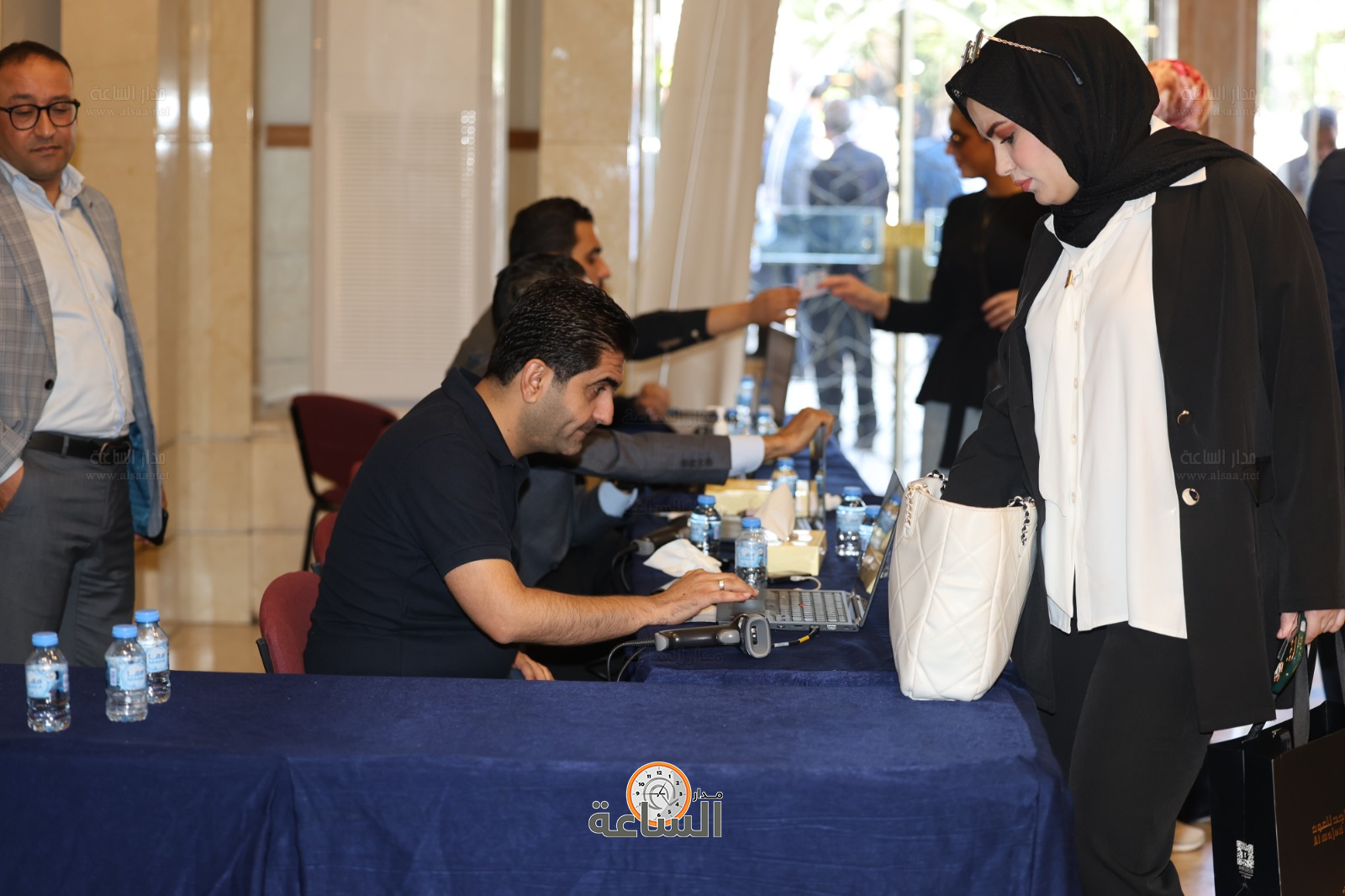 Madar Al-Saa Images 0.7441832384566872