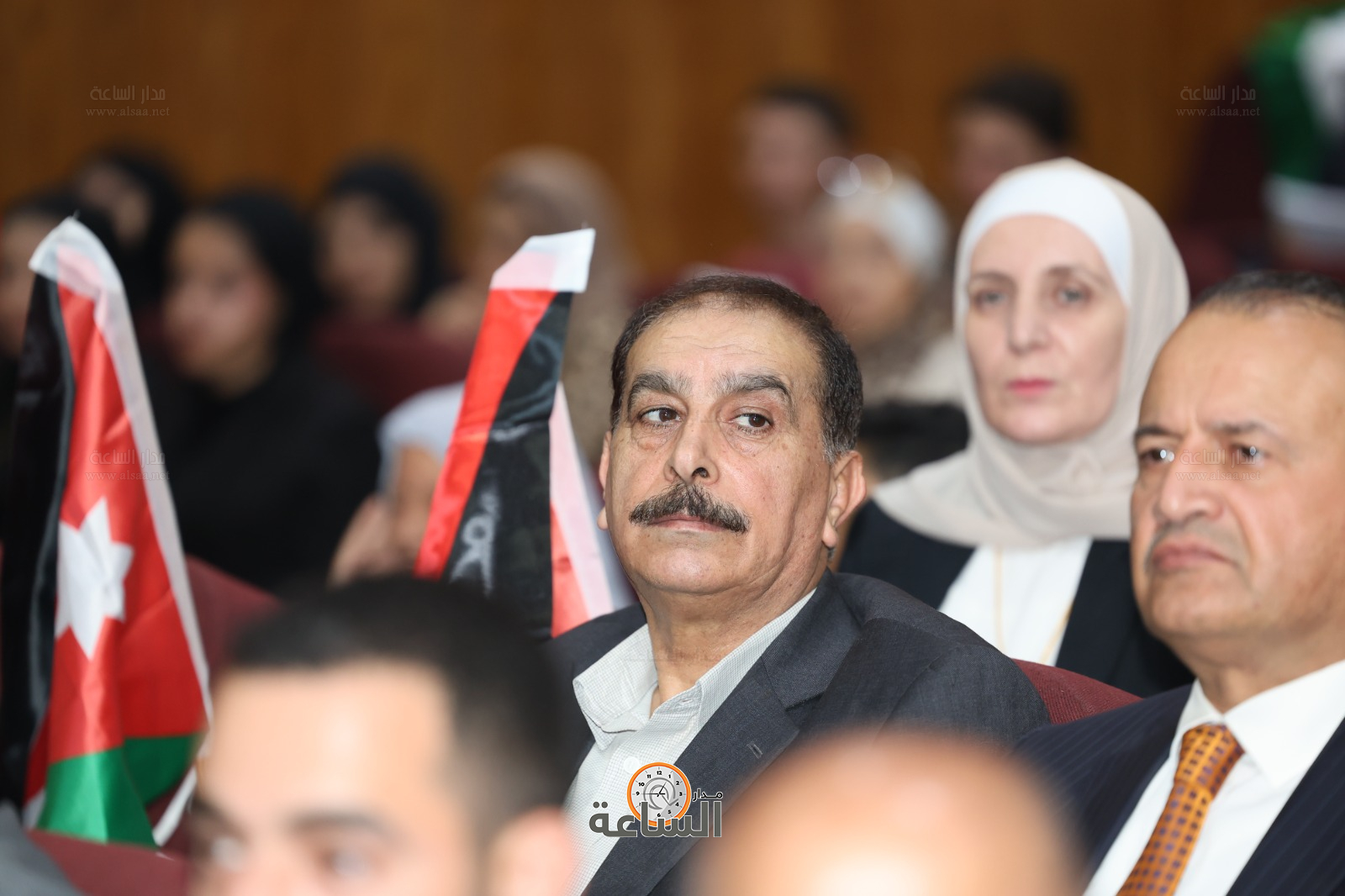 Madar Al-Saa Images 0.016151136086920537